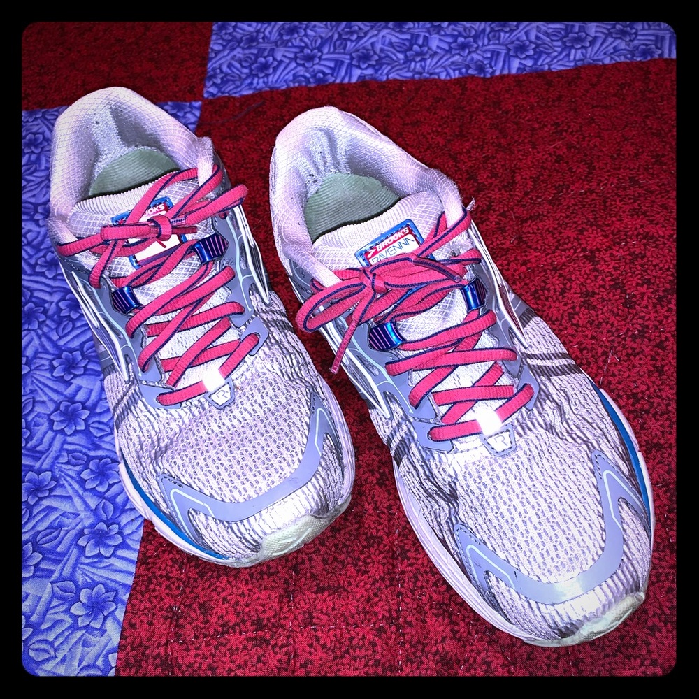 Brooks Ravenna Running Sneakers